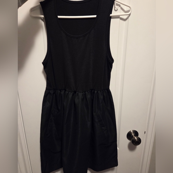 Black Sleeveless Dress - Picture 2 of 5